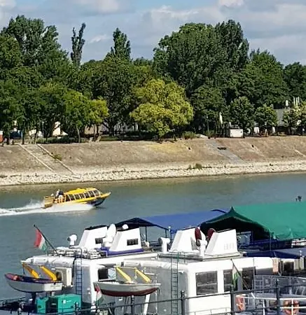 Daire River Center Budapeşte