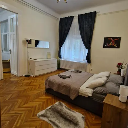 Apartment River Center *