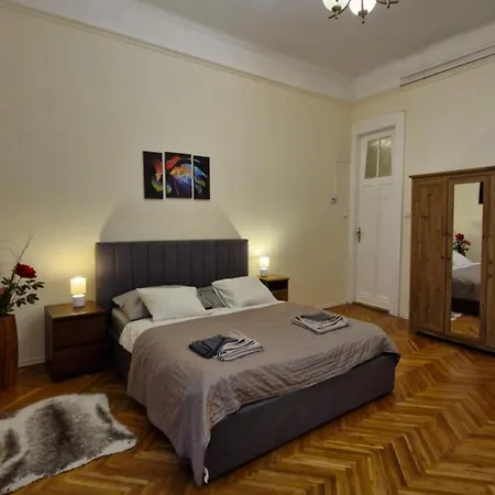 River Center Apartment *